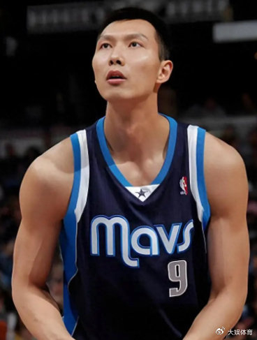 九游娱乐-亚洲球员NBA选秀顺位里，易建联6号顺位出道排名第二|篮球|德克-诺维茨基|密尔沃基雄鹿队|艾尔-霍福德|大前锋_新浪新闻